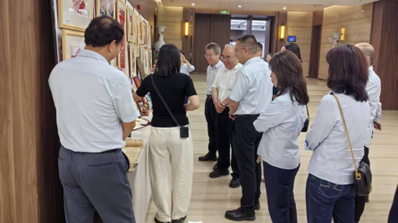 国泰海通证券股份有限公司相关营业部参观乐动·官方端网站在线廉洁文化作品展