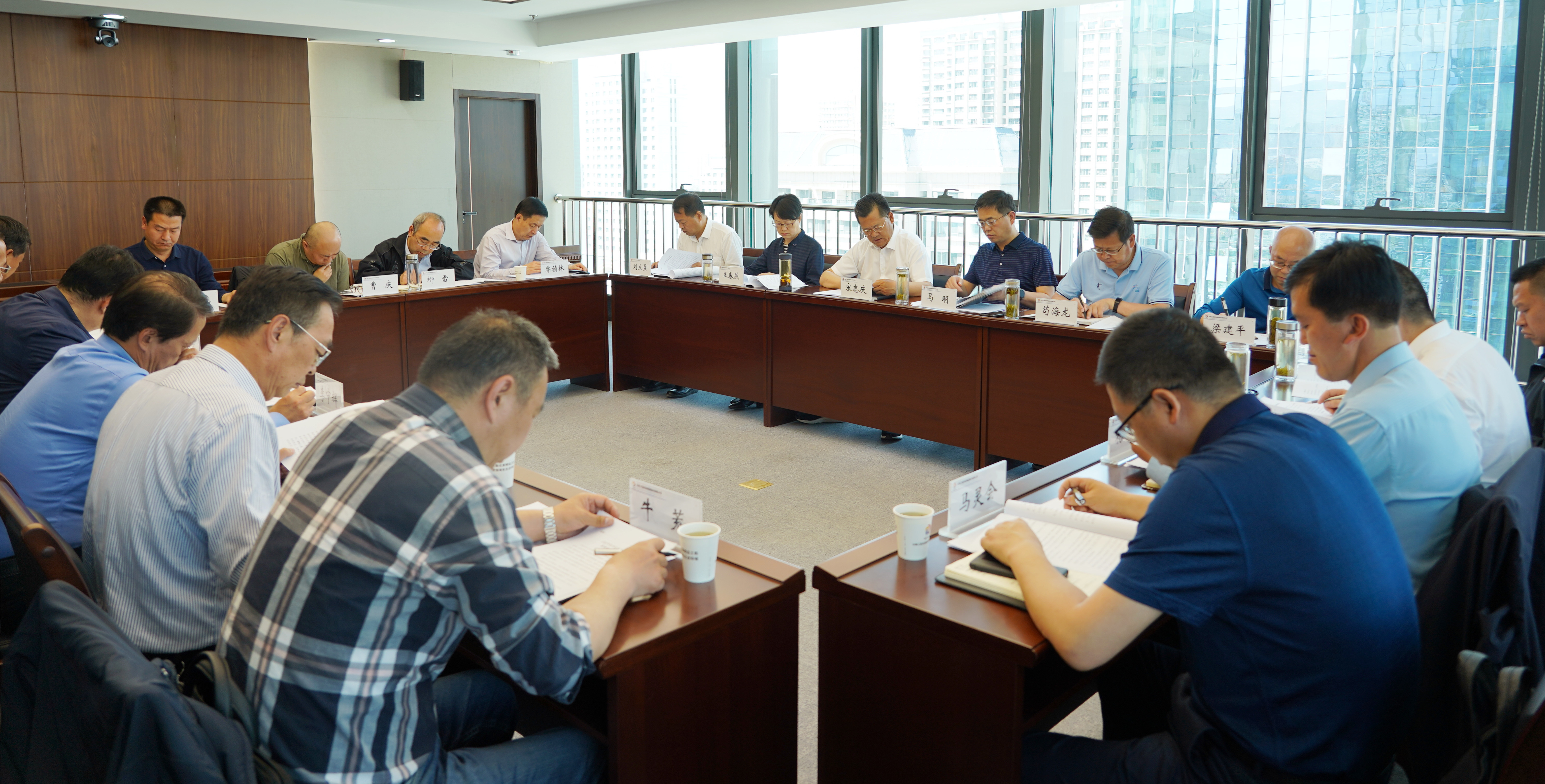 乐动·官方端网站在线党委召开专题会议    研究部署安全生产工作