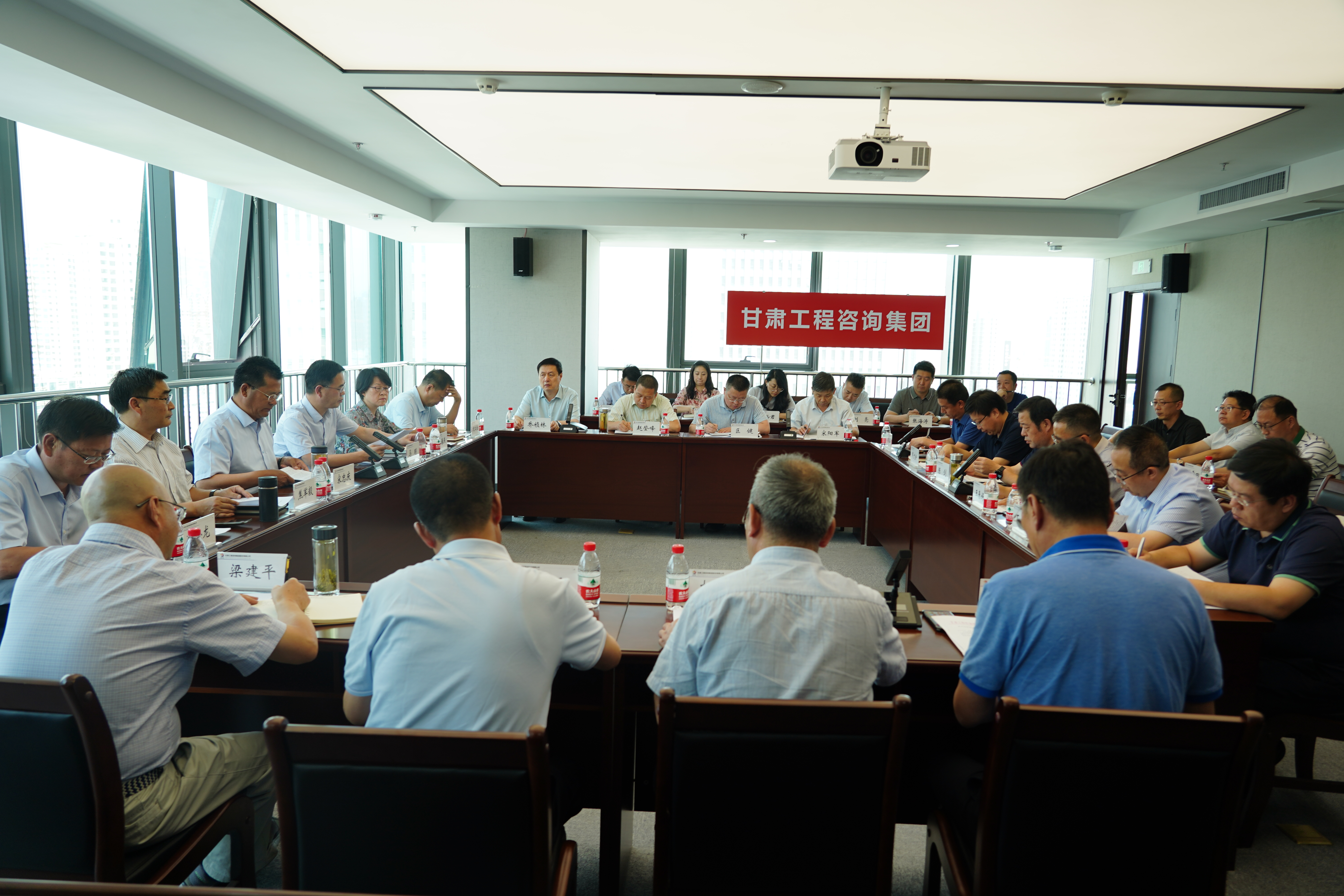 乐动·官方端网站在线召开安全生产暨企业隐患排查整治专题会议