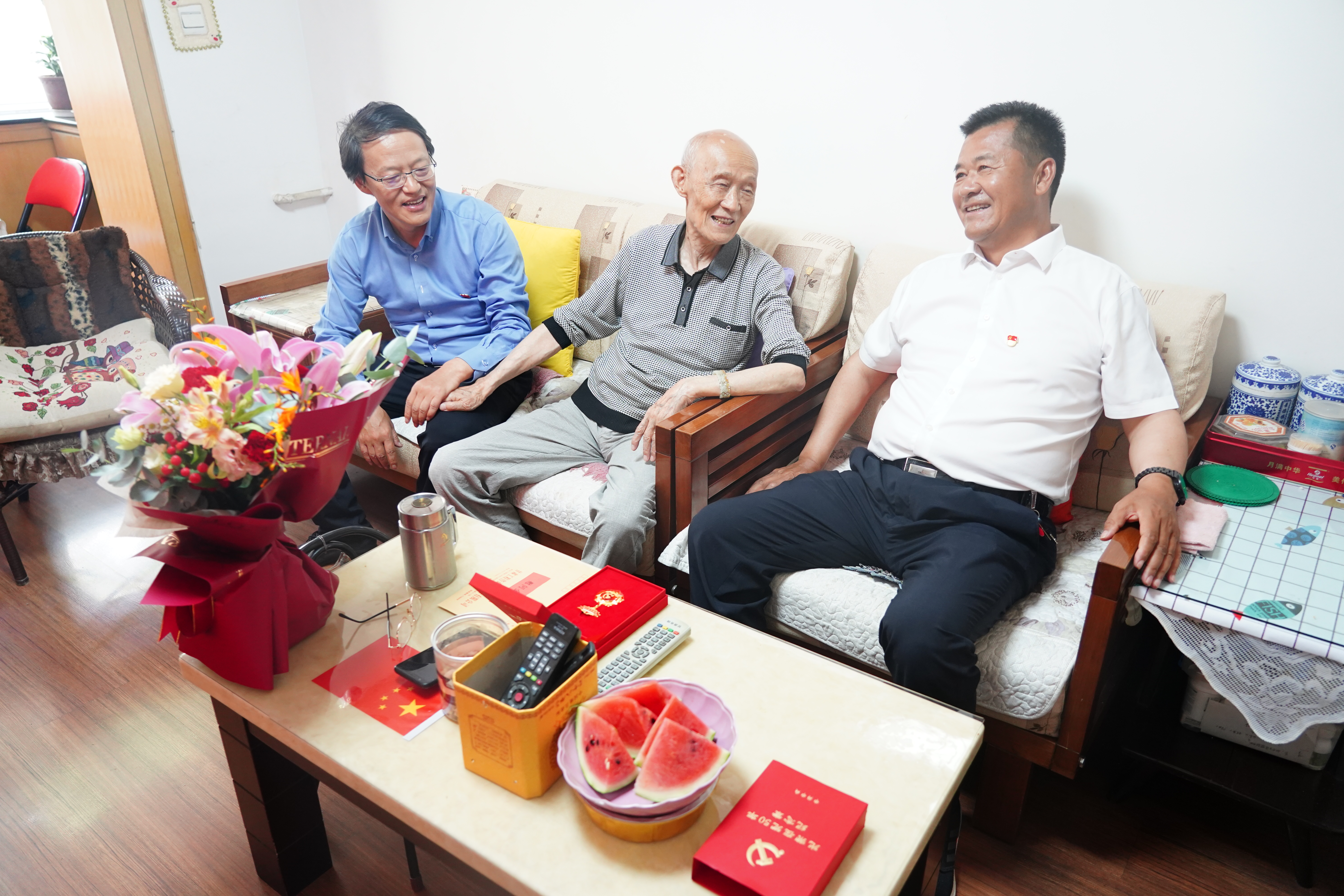 乐动·官方端网站在线开展“七一”走访慰问