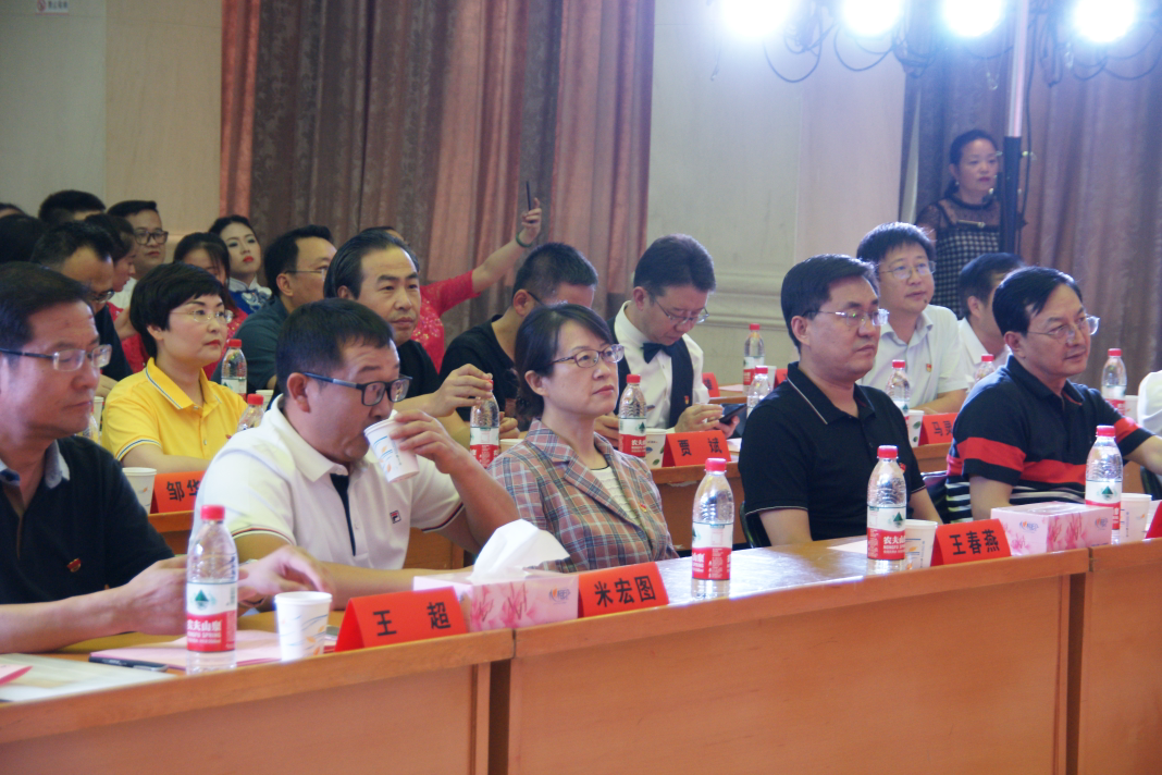 1564803518325004199.png J:集团网站模块党群建设职工风采_0_1_1.png