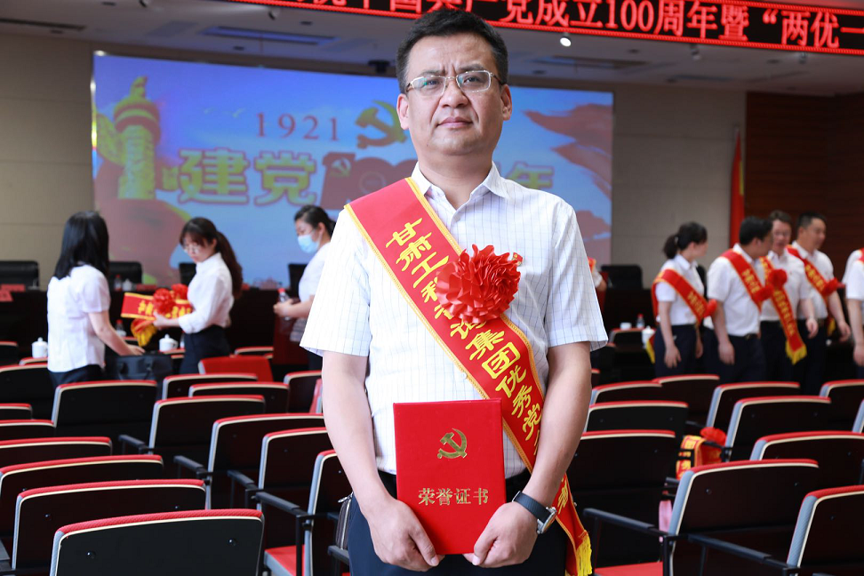 1629886171712023231.png 张磊.png